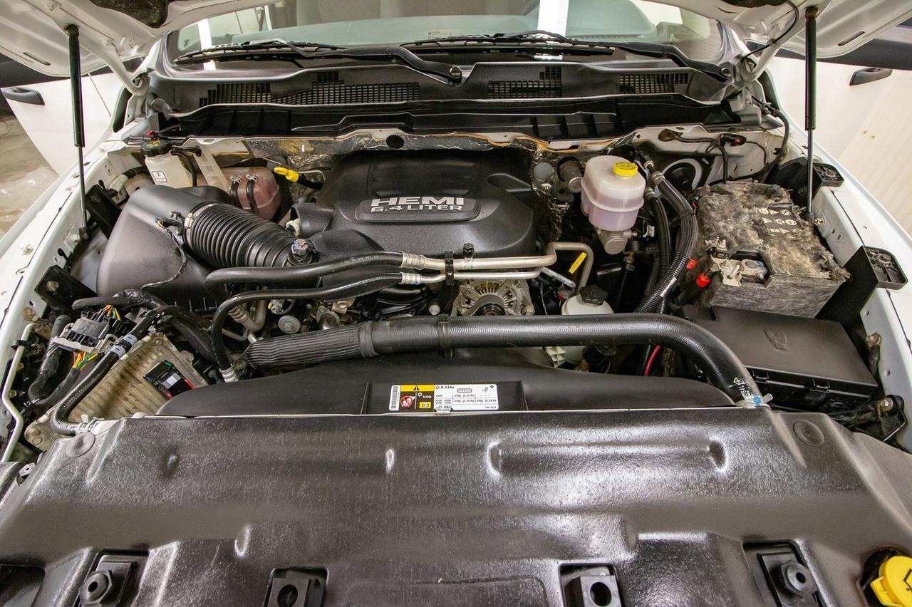 2015 Ram 3500 4x4 Crew Cab SLT Longbox Red Deer AB