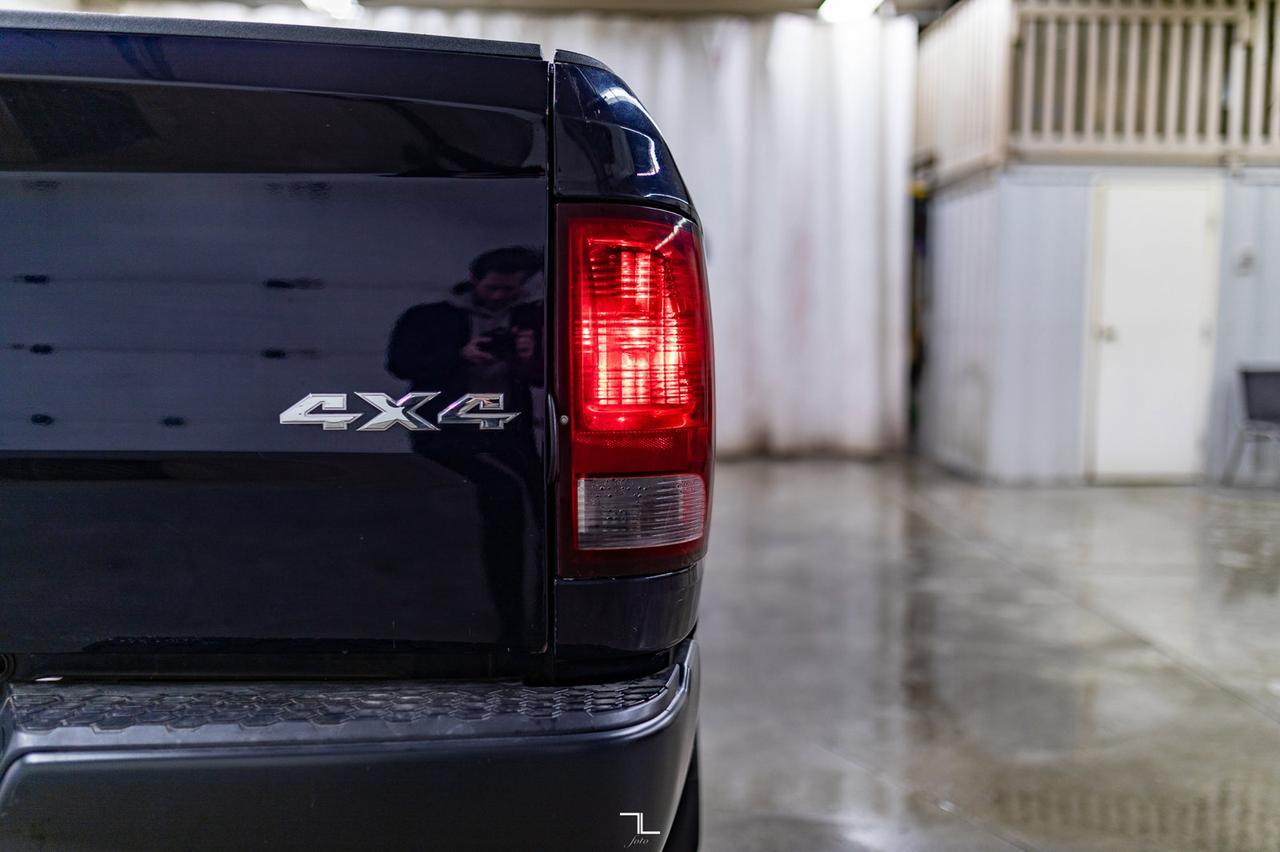 2015 Ram 3500 4x4 Crew Cab ST HEMI Longbox Red Deer AB