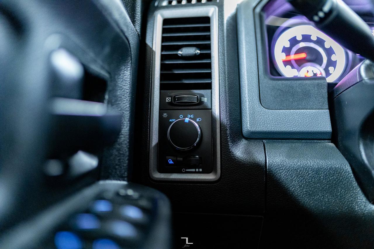 2015 Ram 3500 4x4 Crew Cab ST HEMI Longbox Red Deer AB