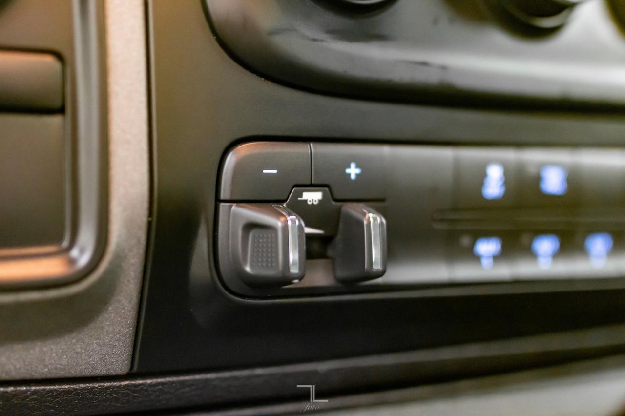 2015 Ram 3500 4x4 Reg Cab ST Dually Deck HEMI Red Deer AB