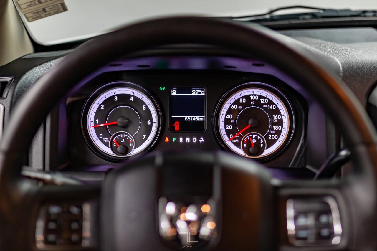 2015 Ram 3500 4x4 Reg Cab ST Dually Deck HEMI Red Deer AB