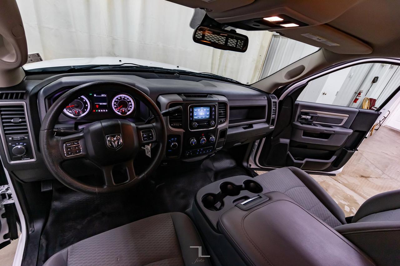 2015 Ram 3500 4x4 Reg Cab ST Dually Deck HEMI Red Deer AB