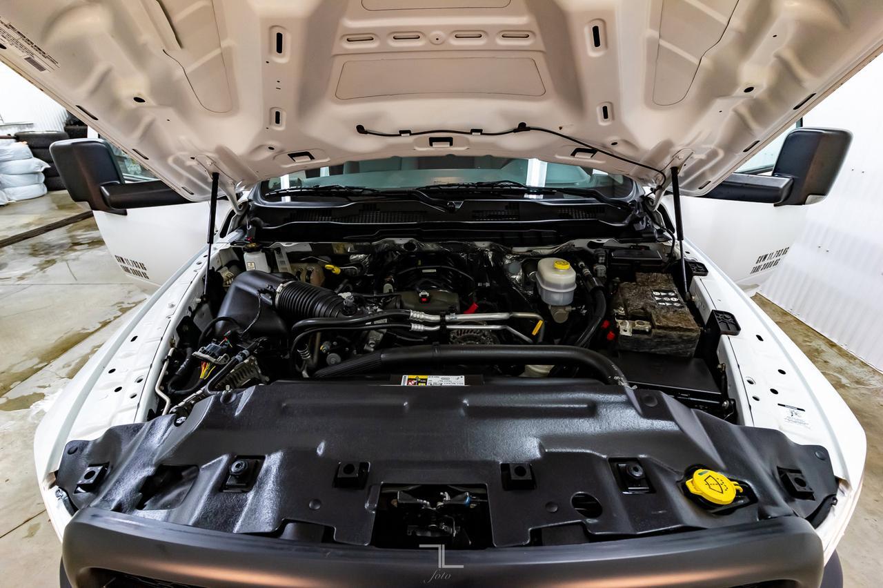 2015 Ram 3500 4x4 Reg Cab ST Dually Deck HEMI Red Deer AB