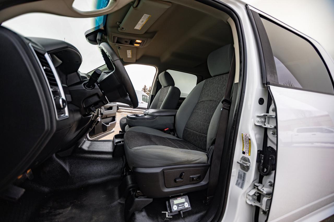 2015 Ram 5500 4x4 Crew Cab SLT Cube Van Diesel AISIN Red Deer AB