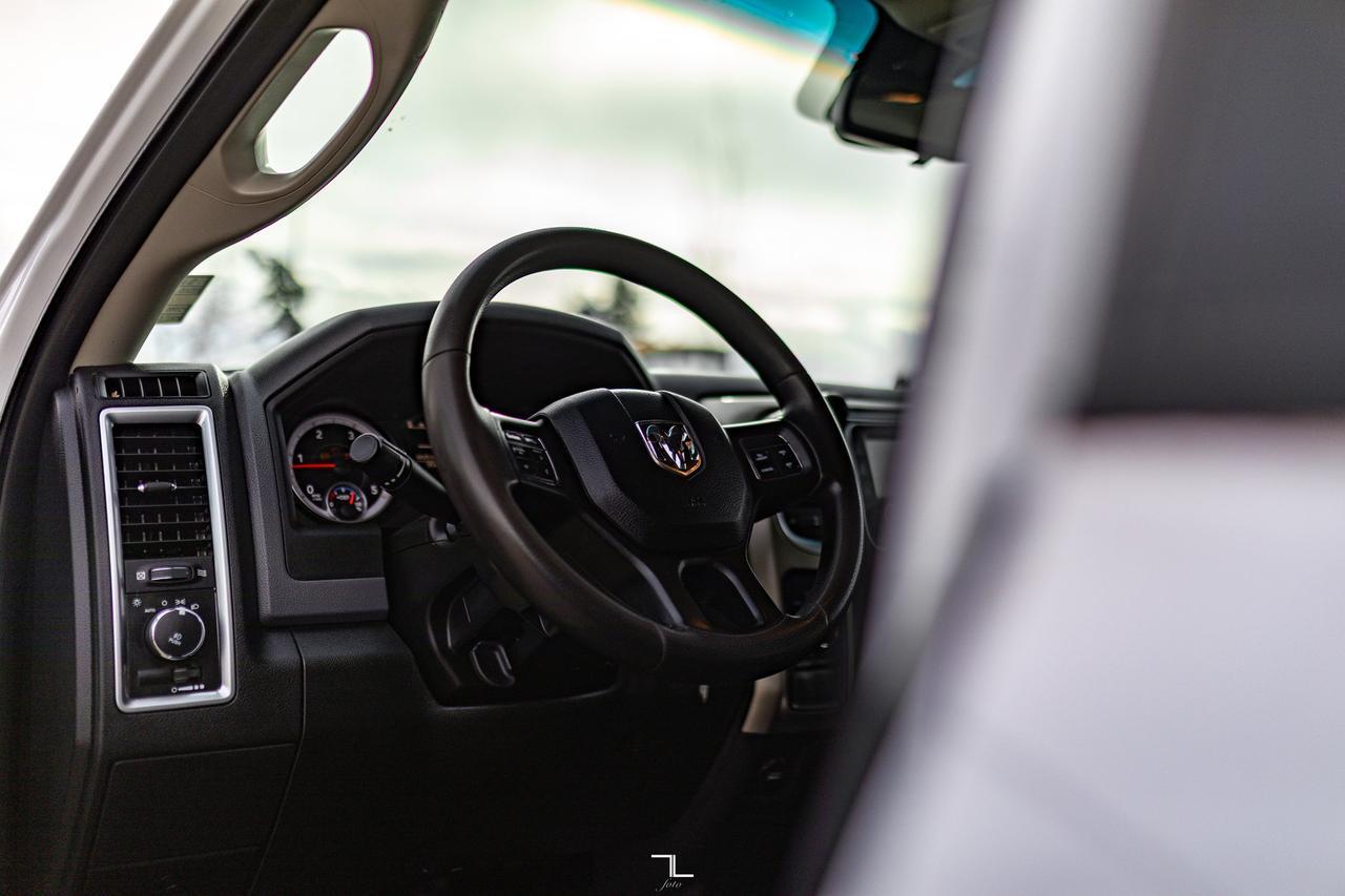 2015 Ram 5500 4x4 Crew Cab SLT Cube Van Diesel AISIN Red Deer AB