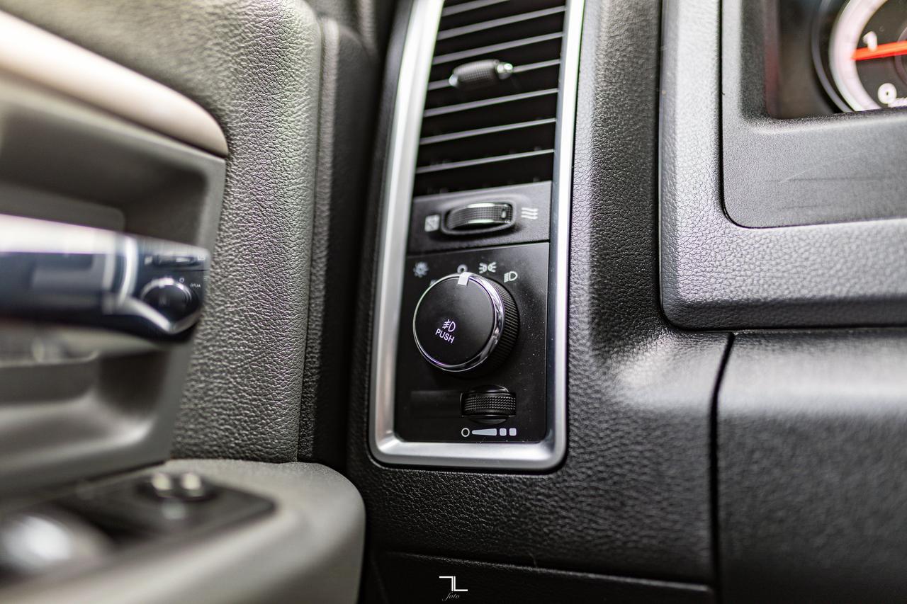 2015 Ram 5500 4x4 Crew Cab SLT Cube Van Diesel AISIN Red Deer AB