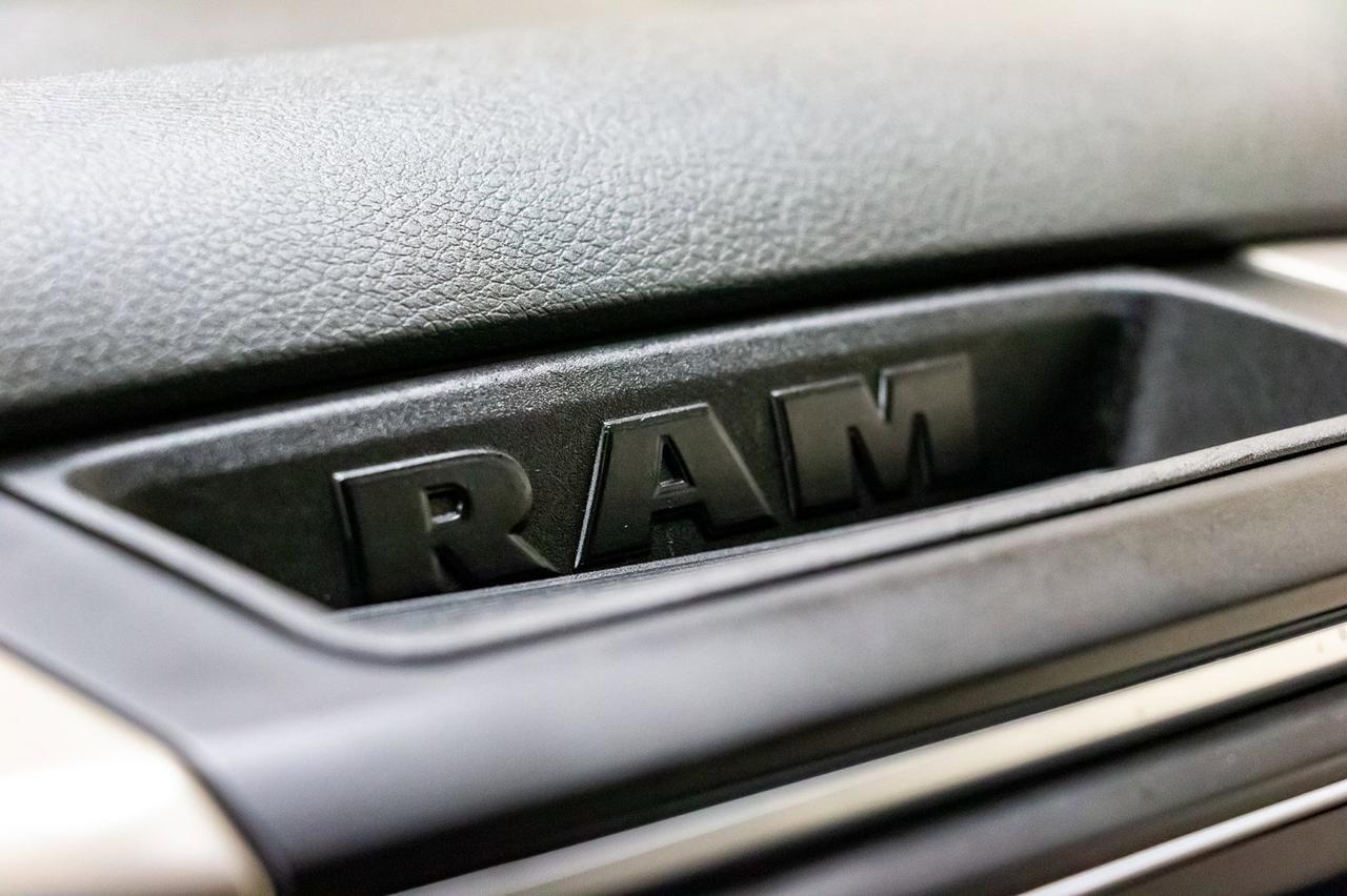 2015 Ram 5500 4x4 Crew Cab SLT Deck Diesel AISIN Red Deer AB