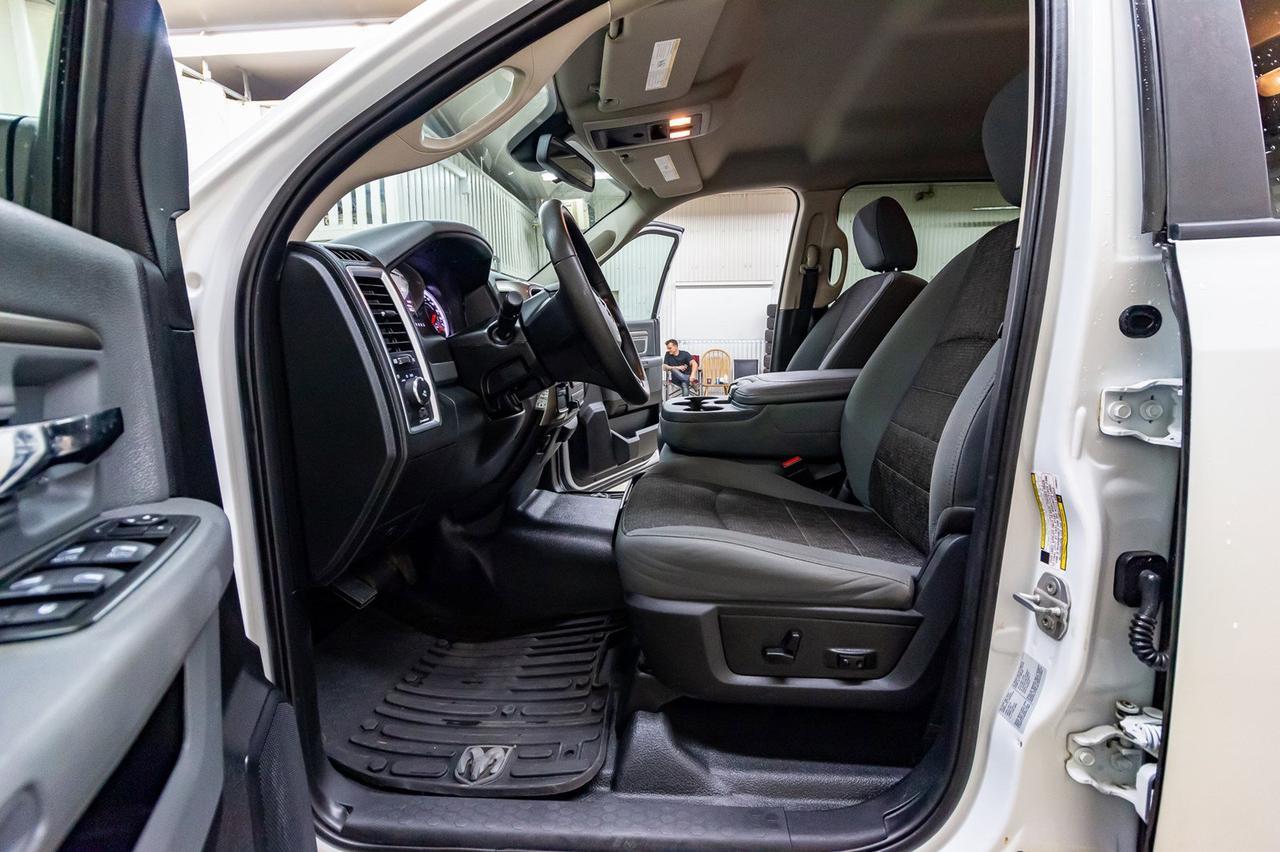 2015 Ram 5500 4x4 Crew Cab SLT Deck Diesel AISIN Red Deer AB