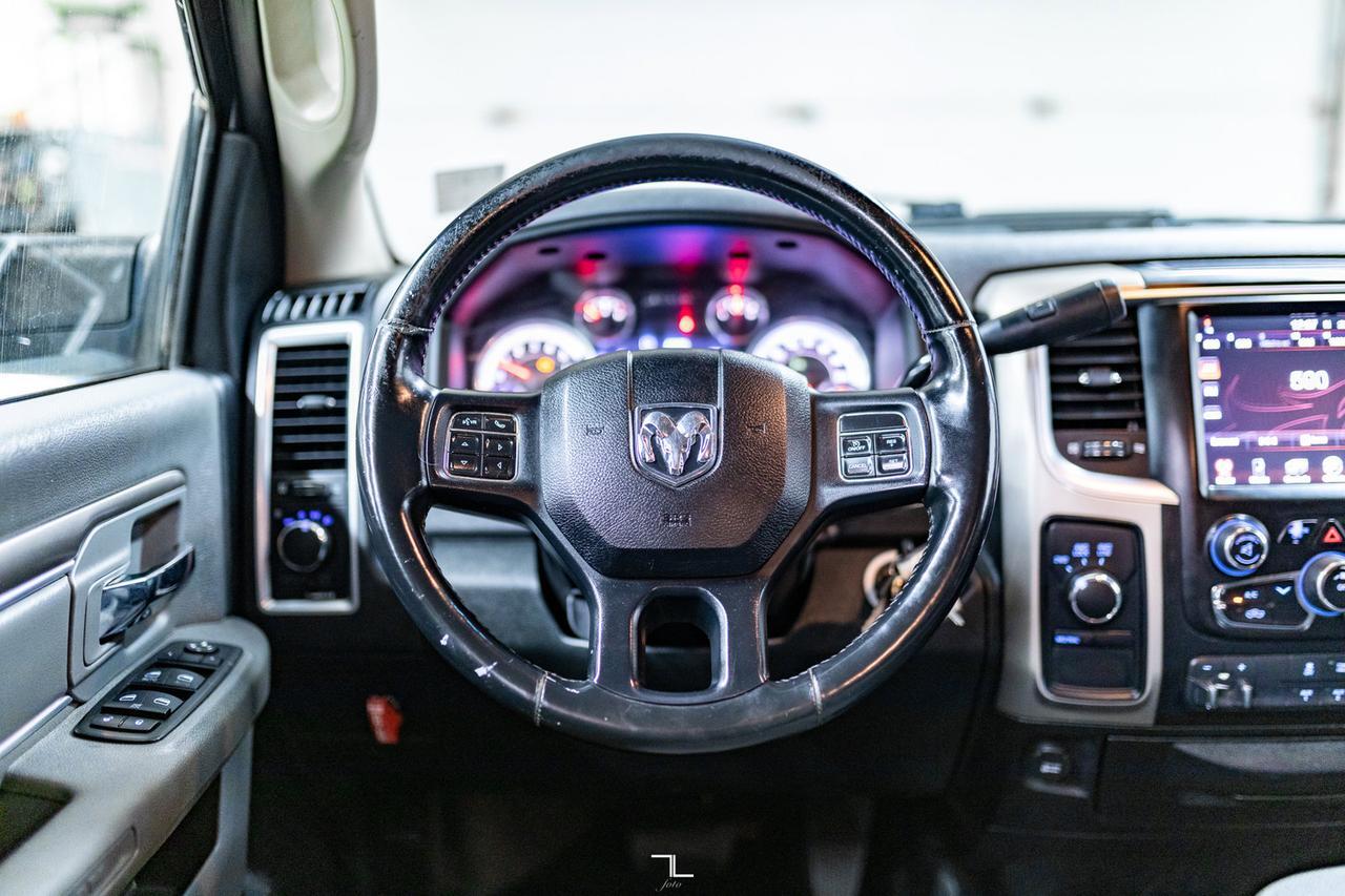 2015 Ram 5500 4x4 Crew Cab SLT Picker Diesel AISIN Nav Red Deer AB