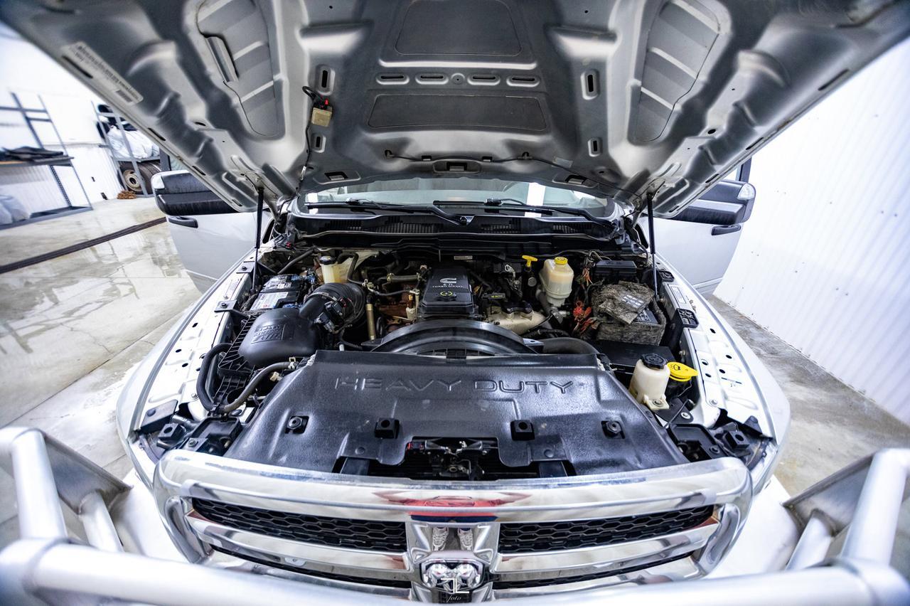 2015 Ram 5500 4x4 Crew Cab SLT Picker Diesel AISIN Nav Red Deer AB