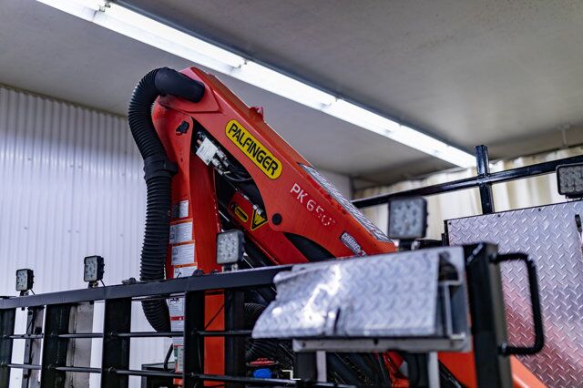 2015 Ram 5500 4x4 Crew Cab SLT Picker Diesel AISIN Nav Red Deer AB