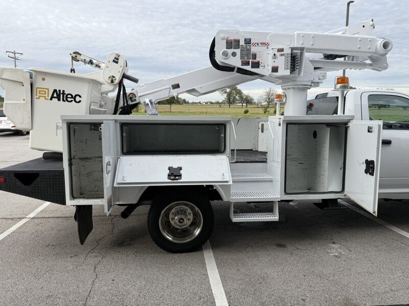 2015 Ram 5500 4x4 Diesel Altec Bucket Truck Tradesman Collinsville OK