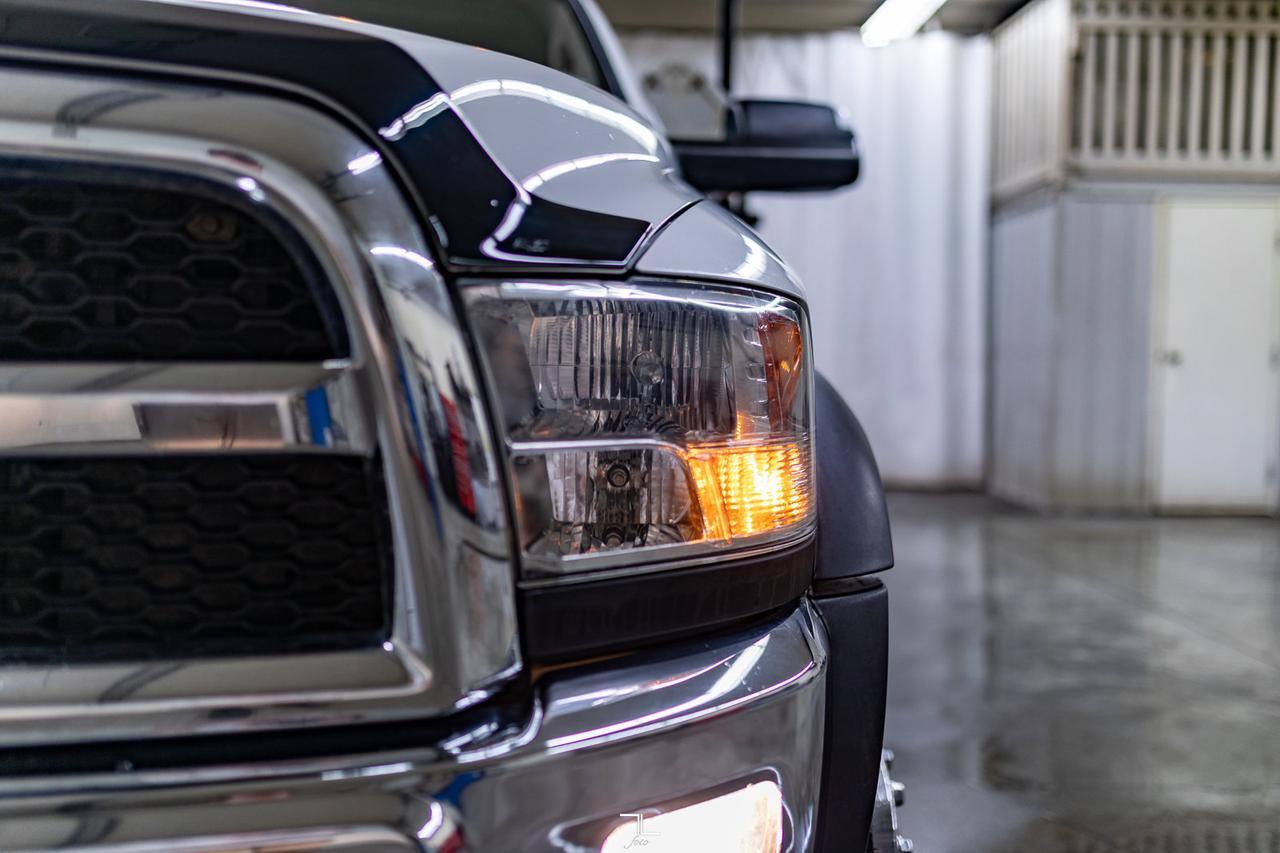 2015 Ram 5500 4x4 Reg Cab SLT Deck Diesel AISIN Red Deer AB