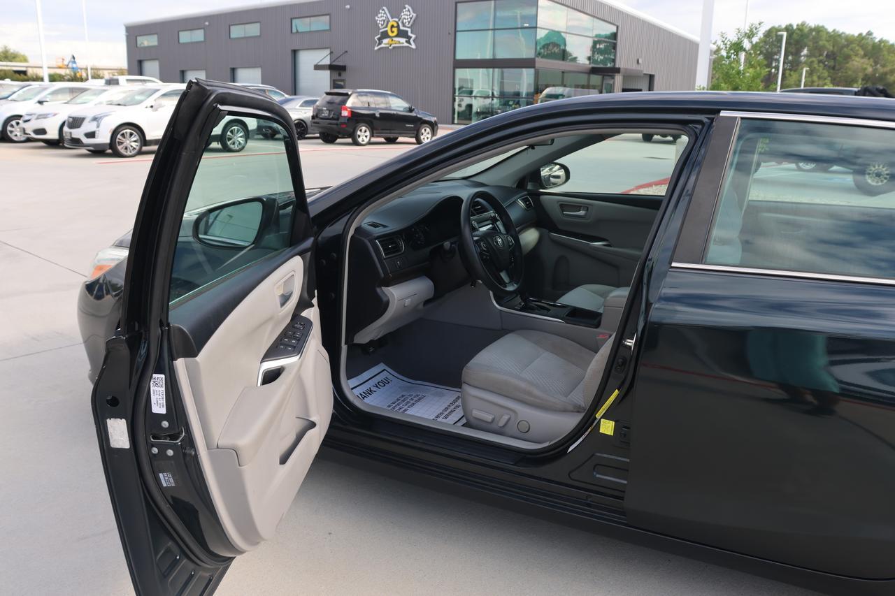 2015 TOYOTA CAMRY LE Houston TX