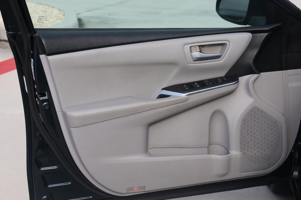 2015 TOYOTA CAMRY LE Houston TX