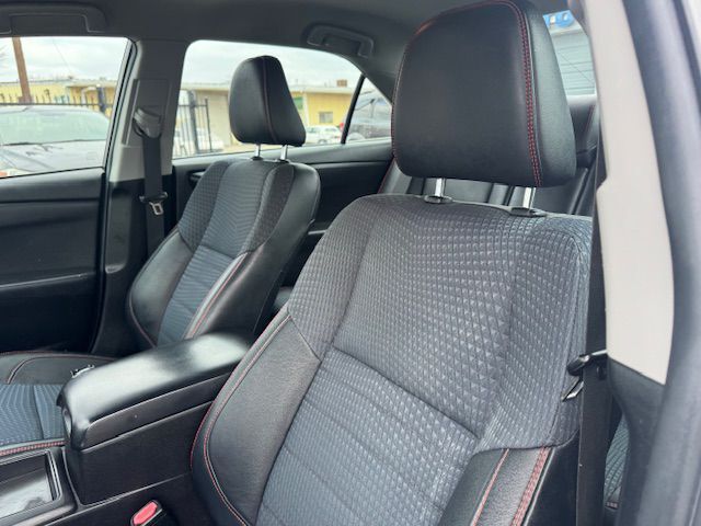 2015 TOYOTA CAMRY SE Grand Prairie TX