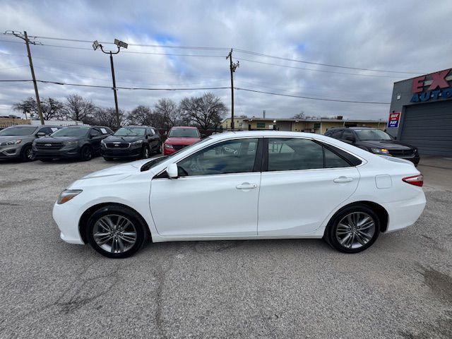 2015 TOYOTA CAMRY SE