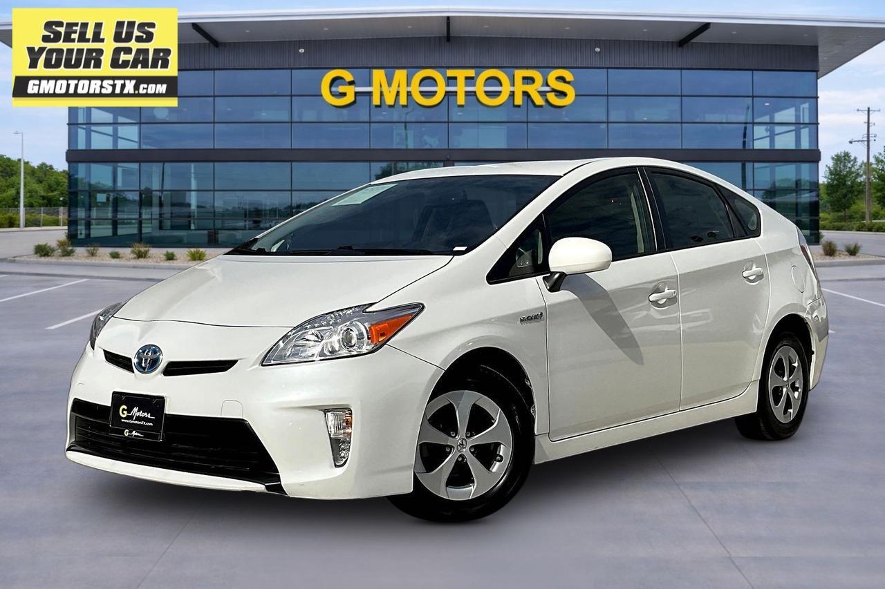 White 2015 Toyota Prius Hatchback