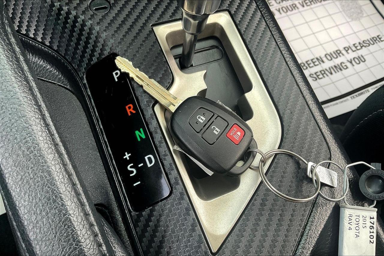 2015 TOYOTA RAV4 XLE Houston TX