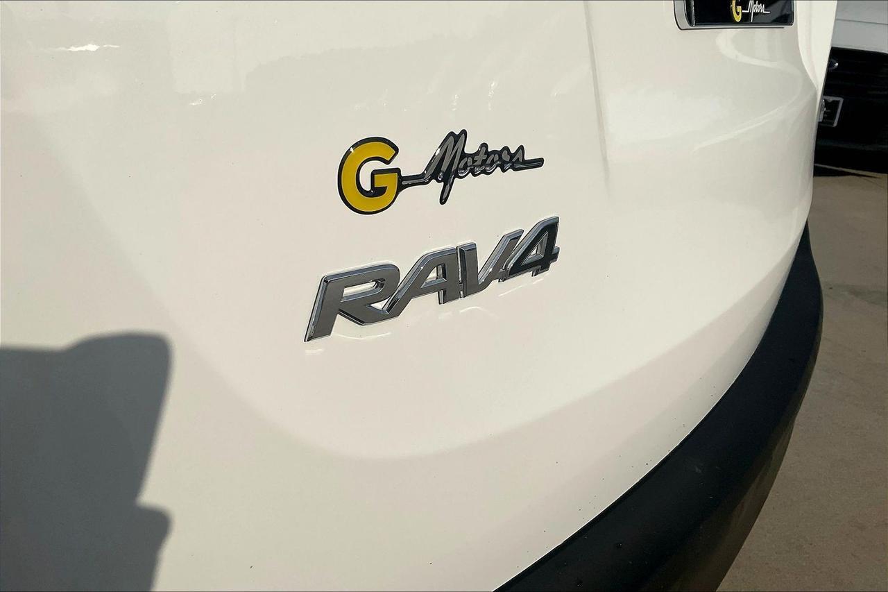 2015 TOYOTA RAV4 XLE Houston TX