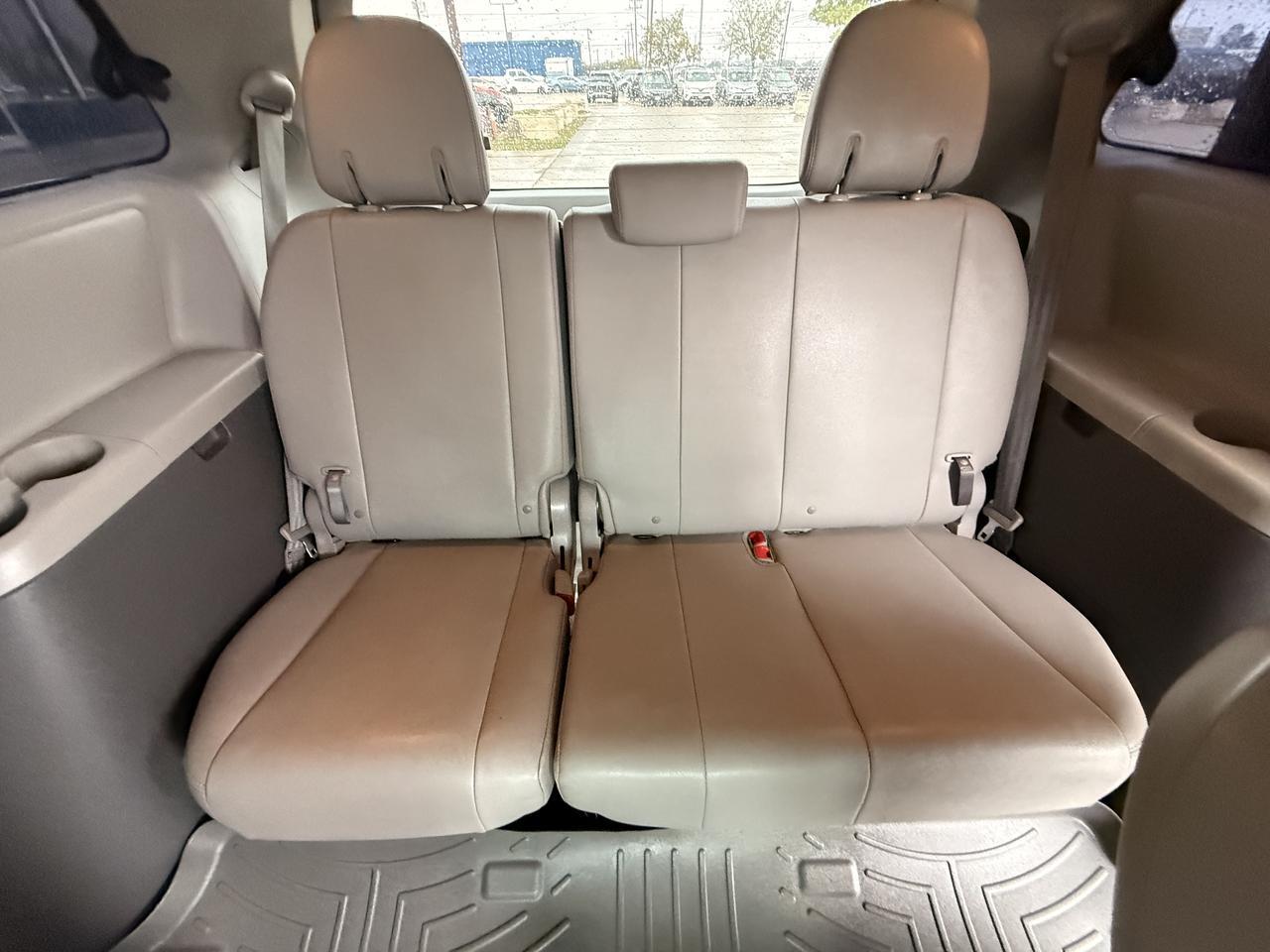 2015 TOYOTA SIENNA Austin TX