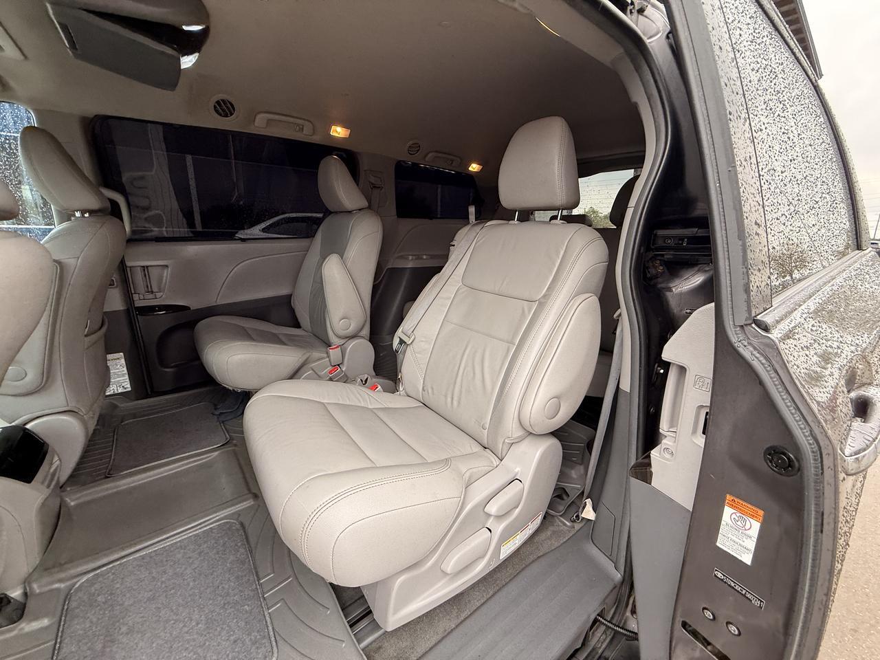 2015 TOYOTA SIENNA Austin TX