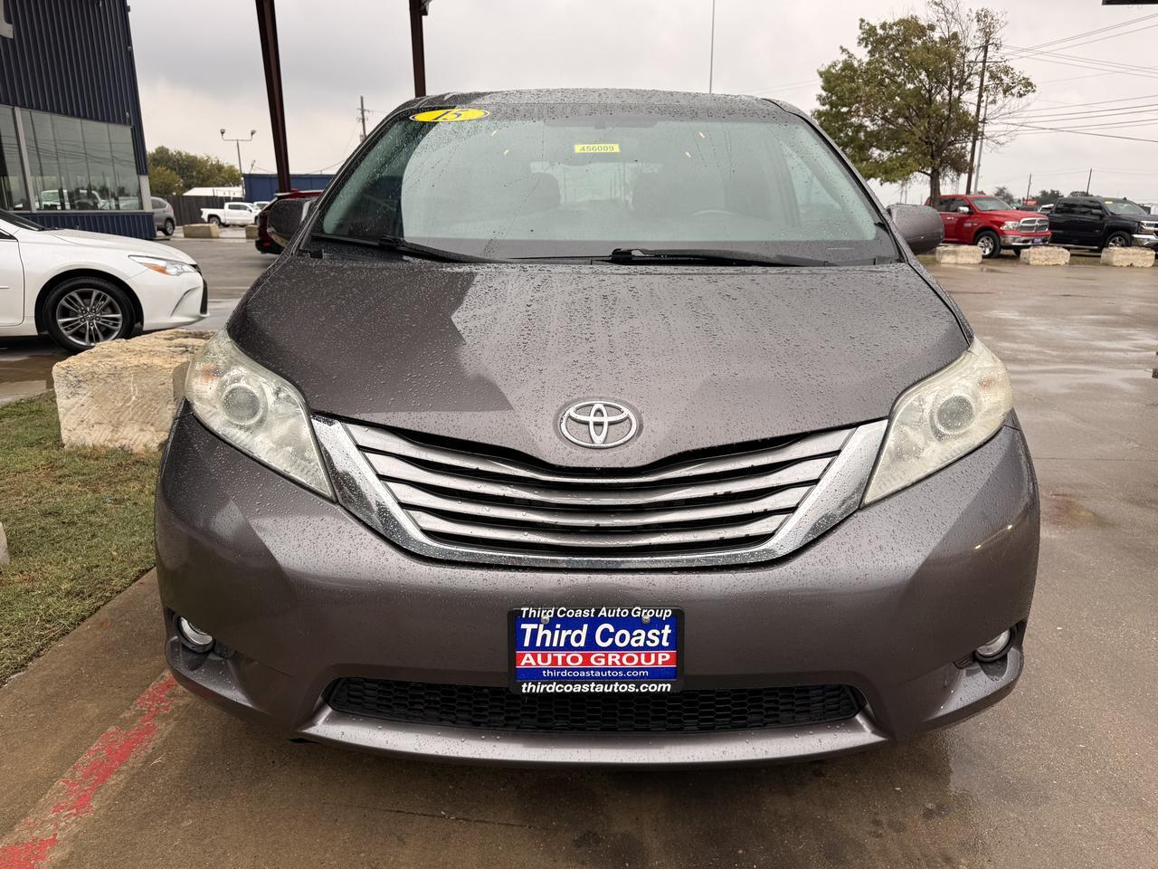 2015 TOYOTA SIENNA Austin TX