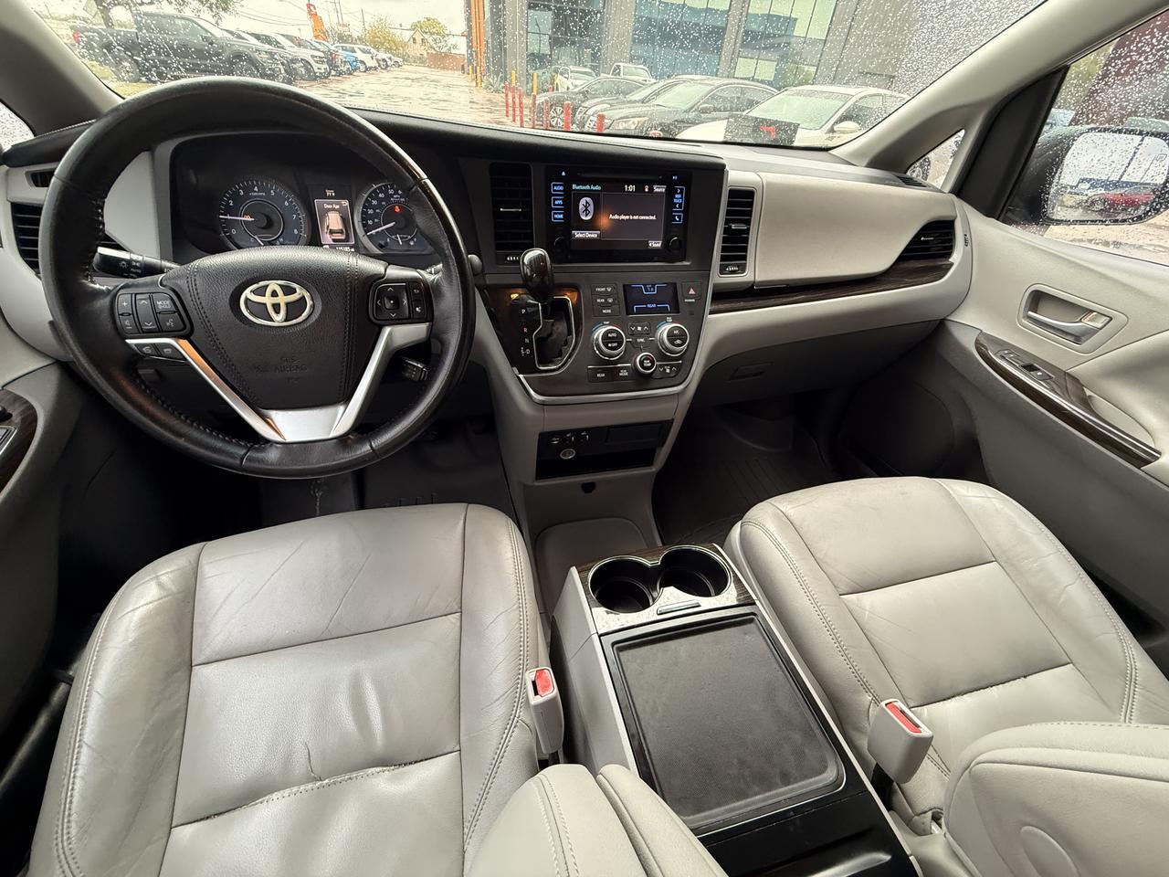 2015 TOYOTA SIENNA Austin TX