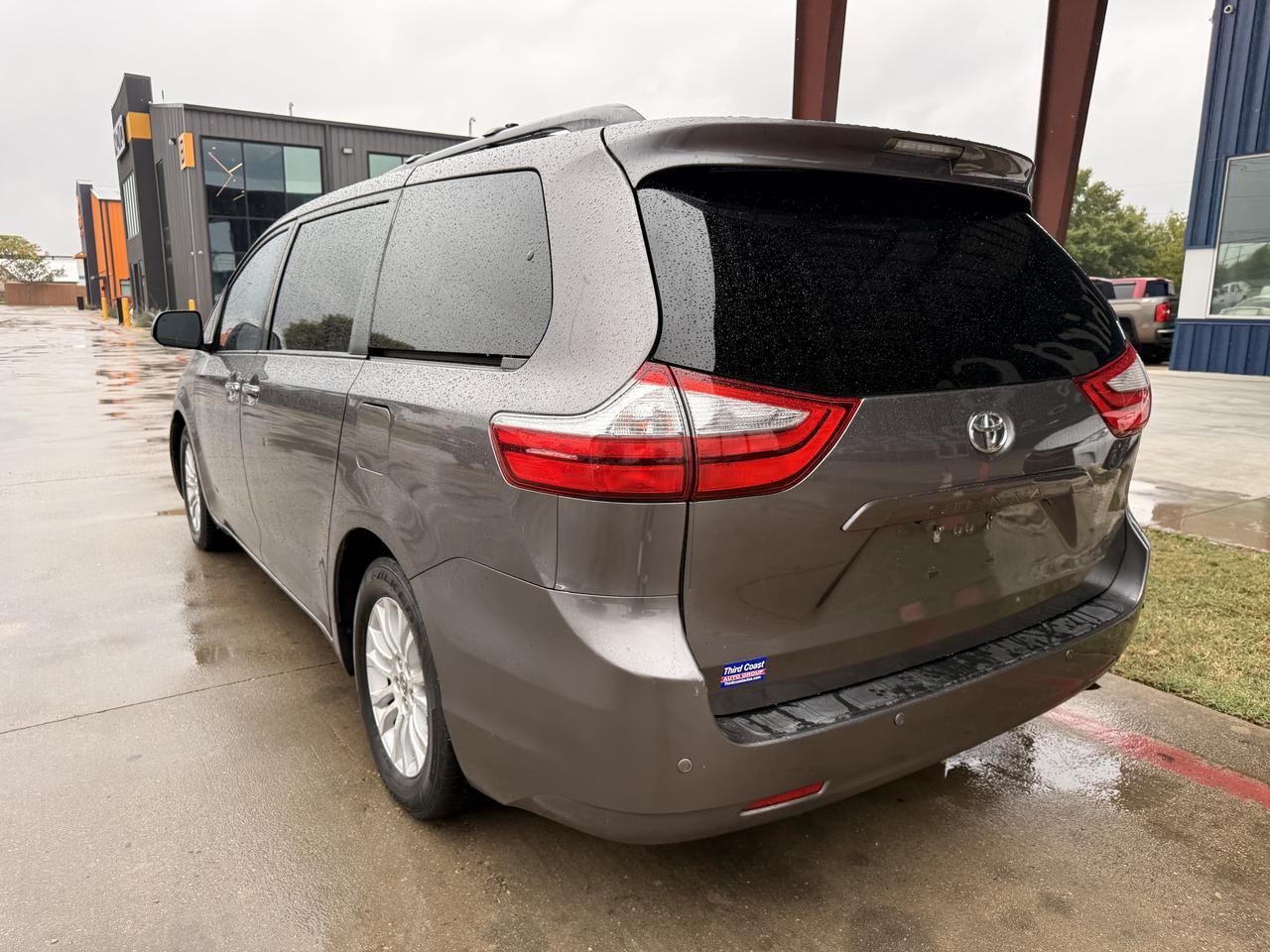 2015 TOYOTA SIENNA