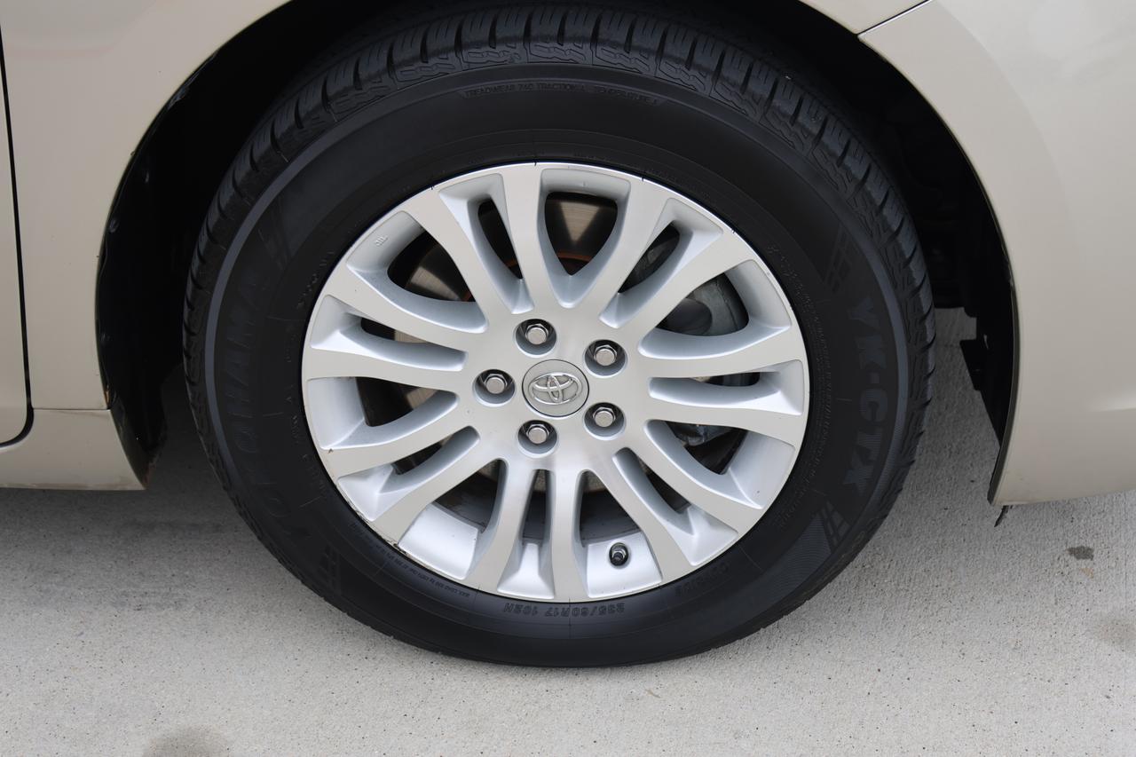 2015 TOYOTA SIENNA XLE Houston TX