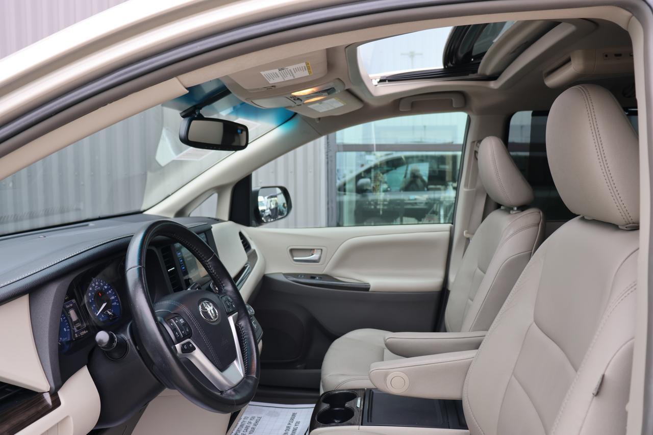 2015 TOYOTA SIENNA XLE Houston TX