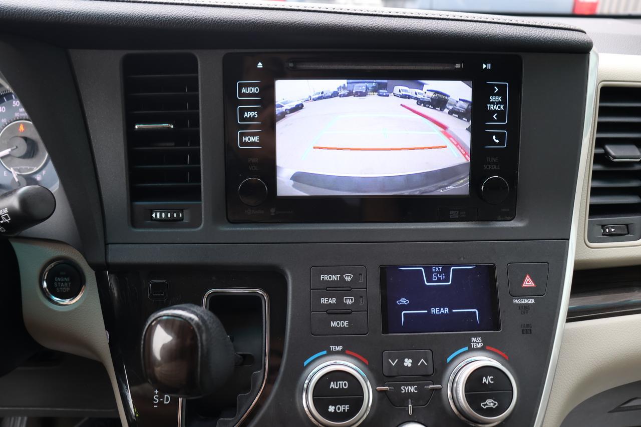 2015 TOYOTA SIENNA XLE Houston TX