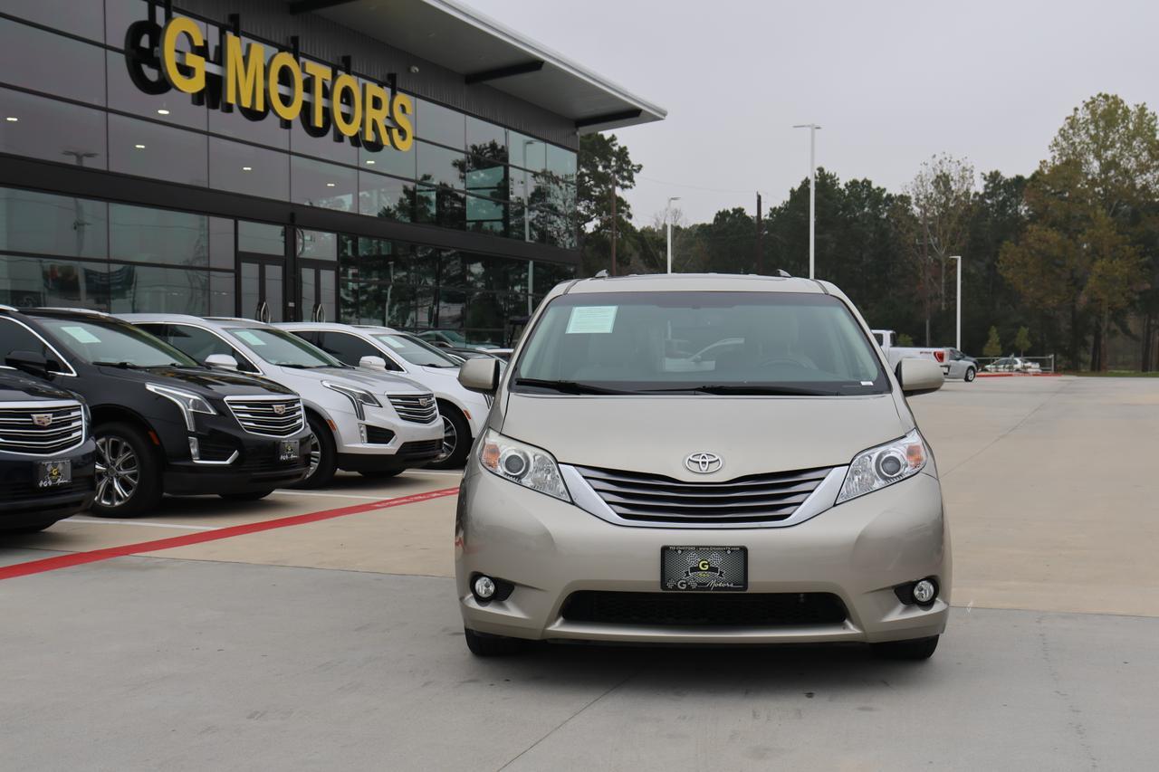 2015 TOYOTA SIENNA XLE Houston TX
