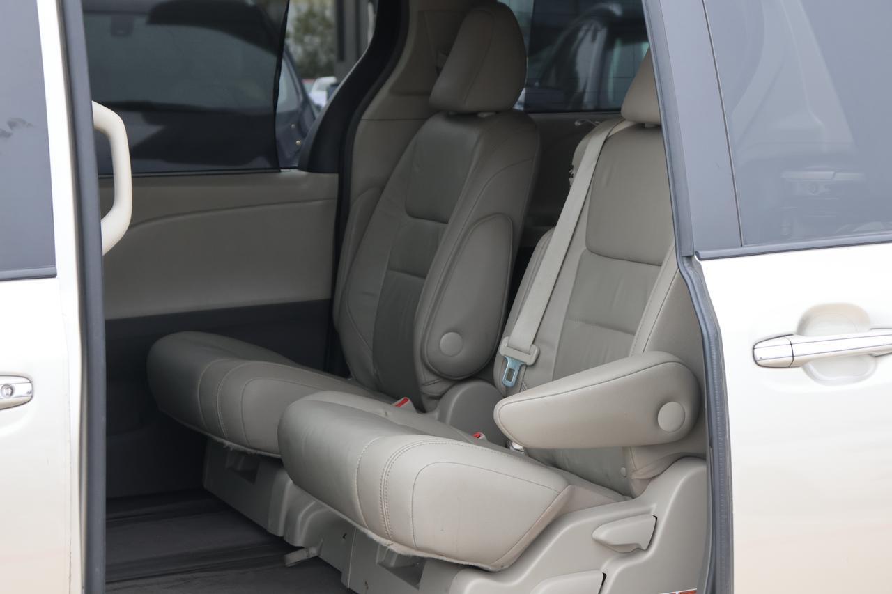 2015 TOYOTA SIENNA XLE Houston TX