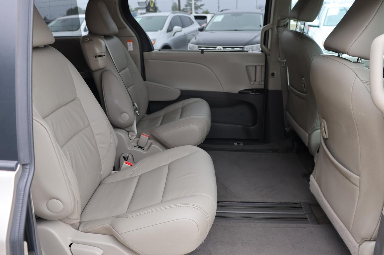 2015 TOYOTA SIENNA XLE Houston TX