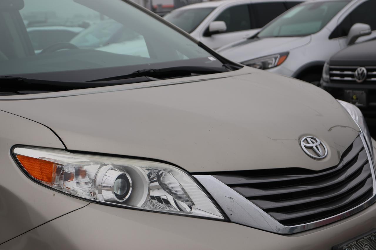 2015 TOYOTA SIENNA XLE Houston TX