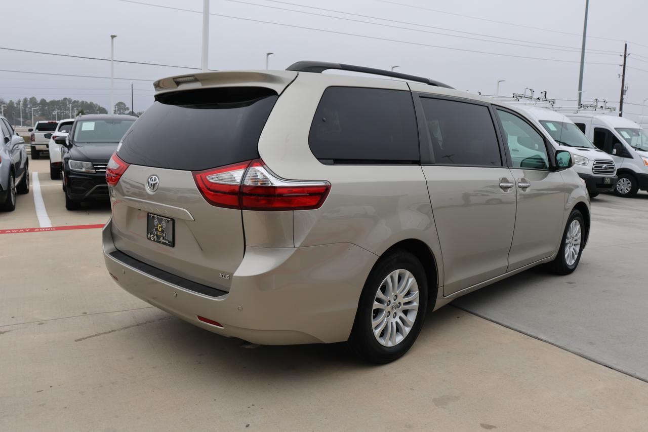 2015 TOYOTA SIENNA XLE Houston TX