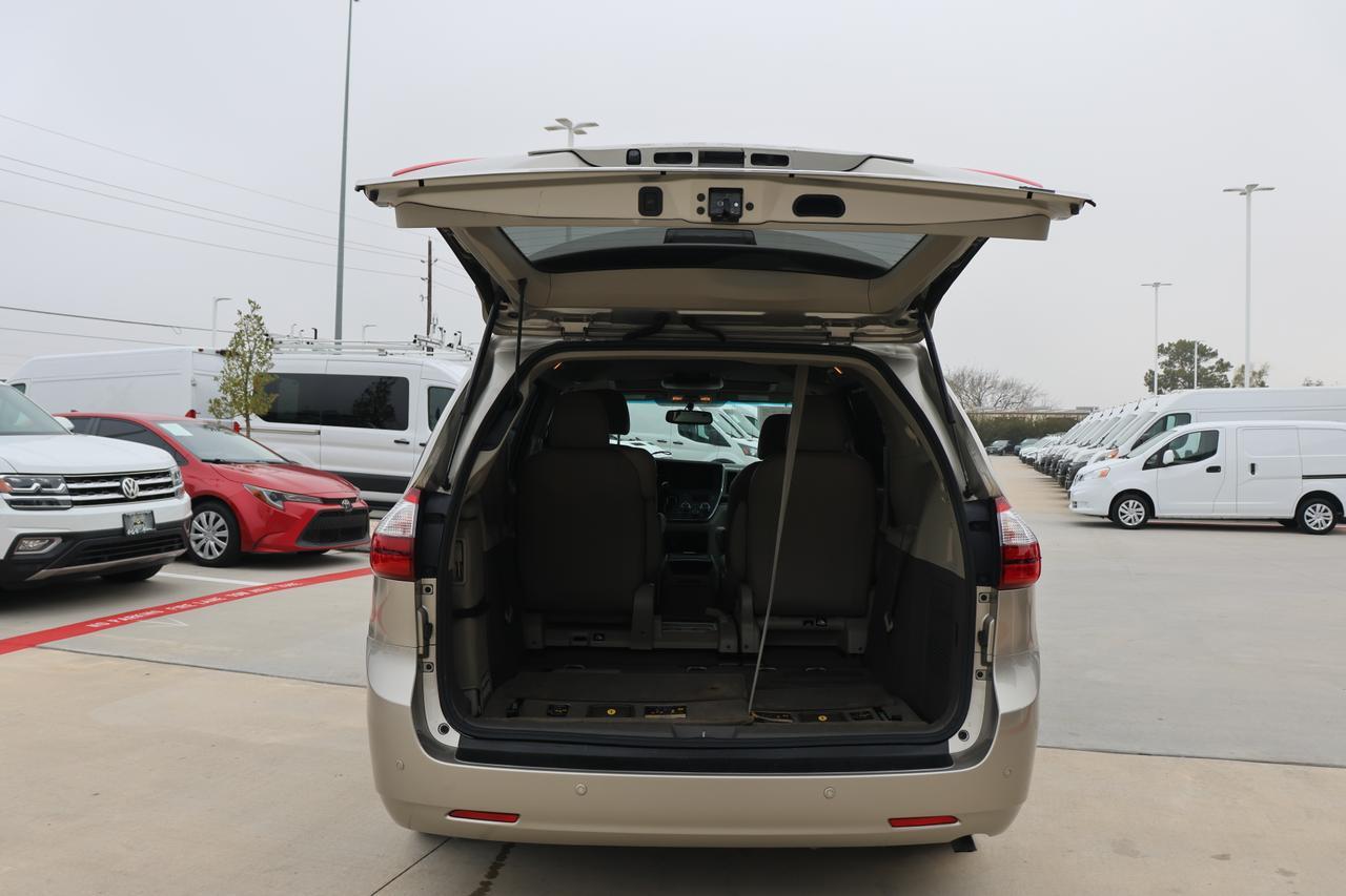 2015 TOYOTA SIENNA XLE Houston TX