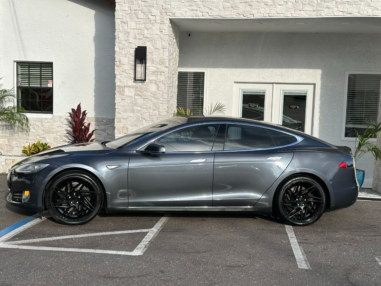 2015 Tesla Model S 4dr Sdn AWD 85D