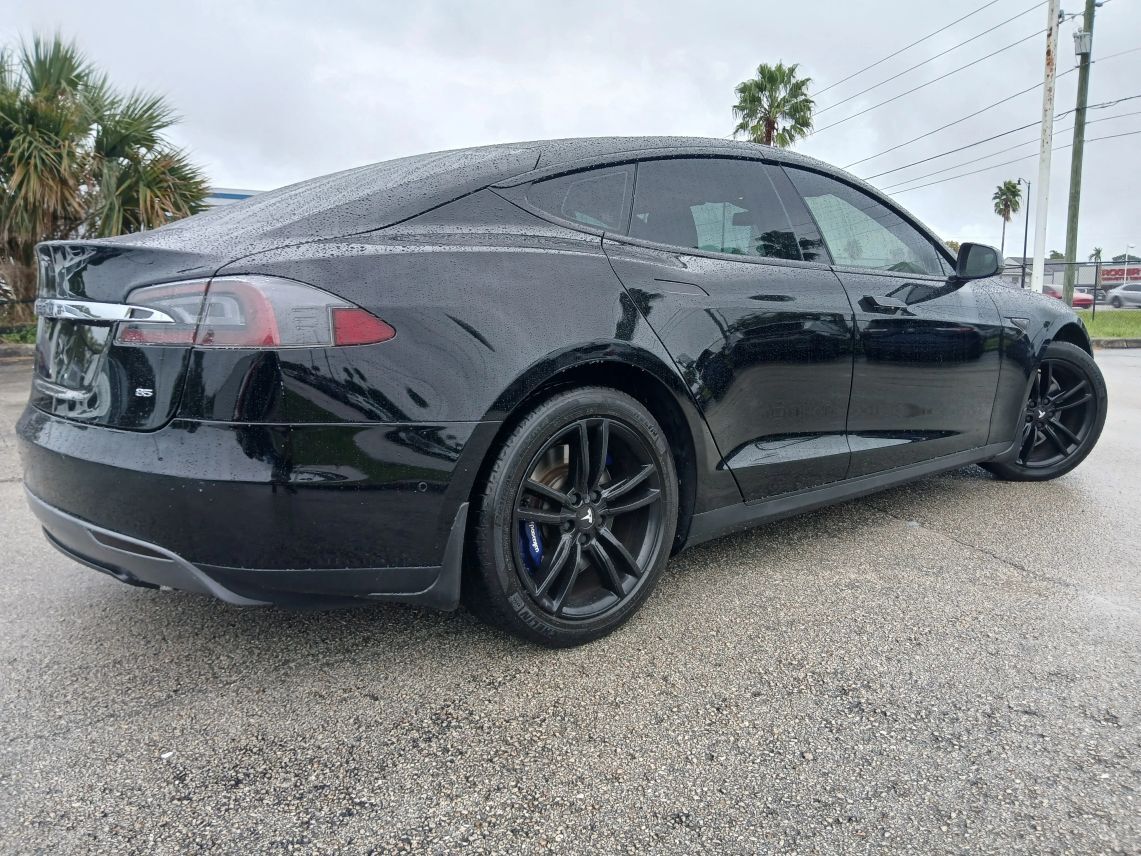 2015 Tesla Model S 85 Sedan 4D