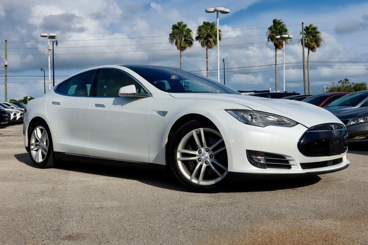 2015 Tesla Model S 85D Sedan 4D
