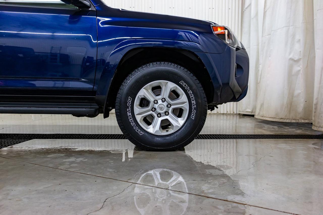 2015 Toyota 4Runner AWD SR5 Leather Roof Nav Red Deer AB
