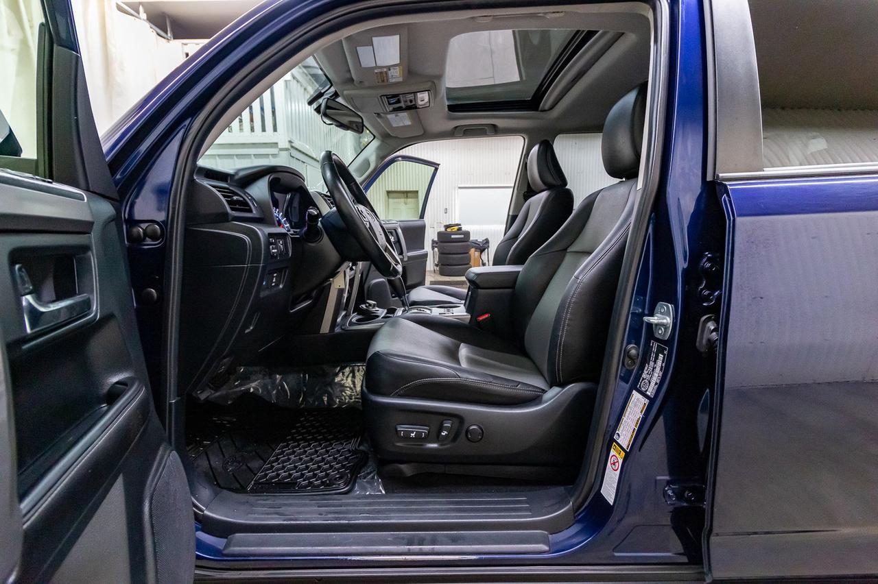 2015 Toyota 4Runner AWD SR5 Leather Roof Nav Red Deer AB