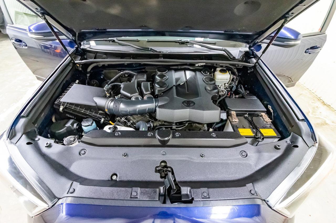 2015 Toyota 4Runner AWD SR5 Leather Roof Nav Red Deer AB