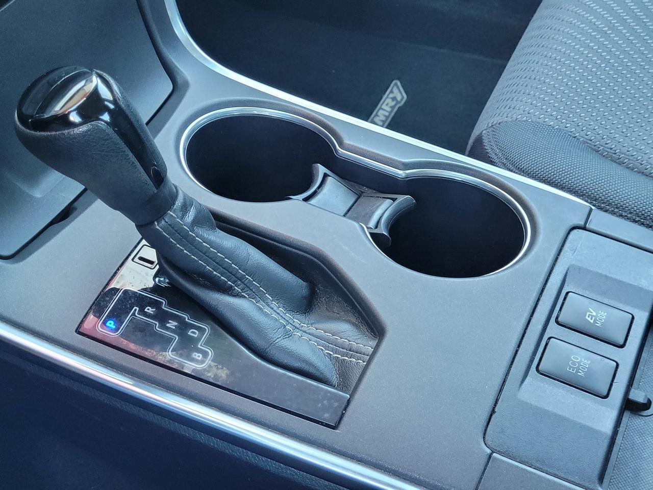 2015 Toyota CAMRY HYBRID LE Vacaville CA
