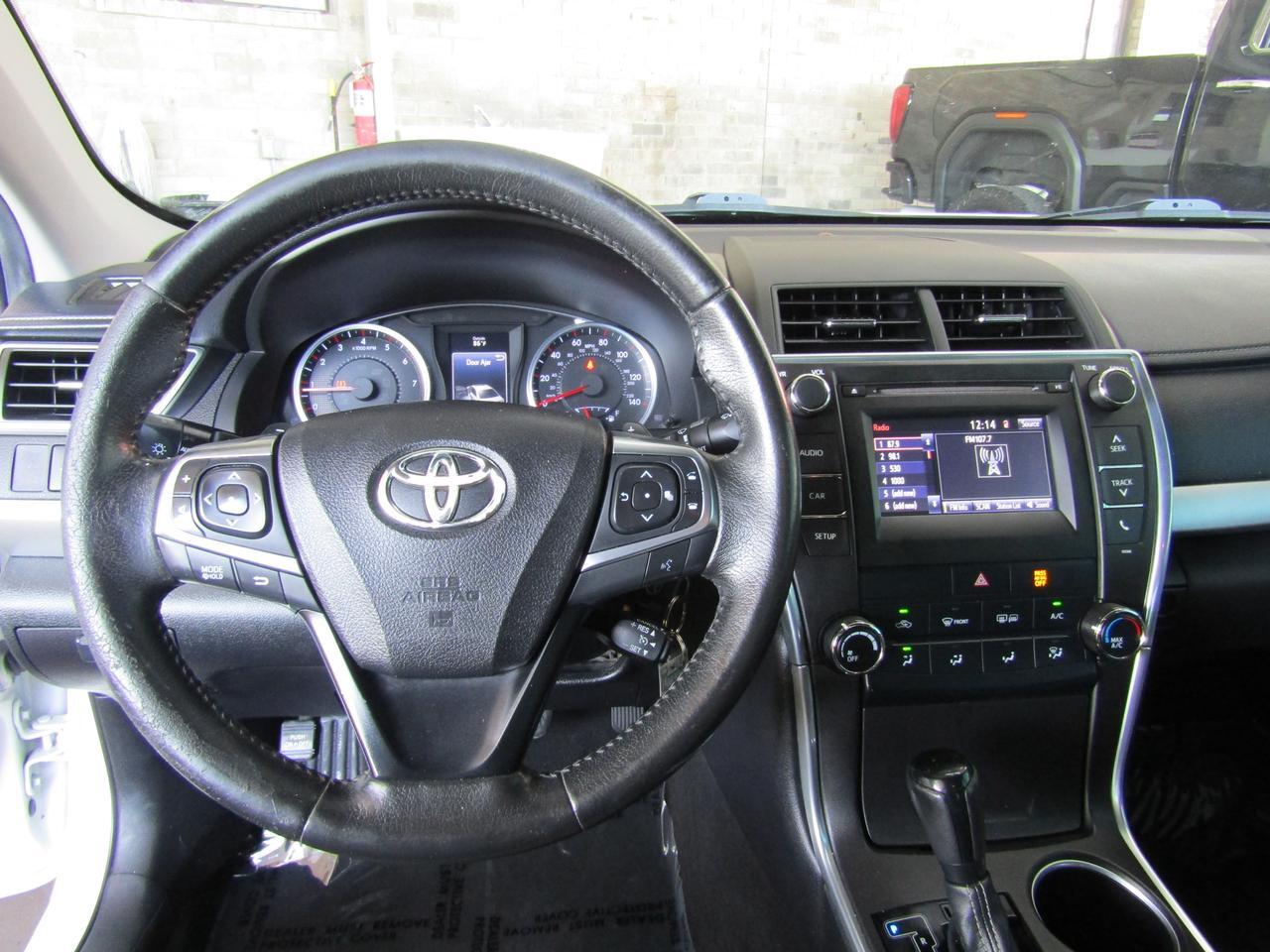 2015 Toyota Camry 4dr Sdn I4 Auto XLE (Natl) Grand Prairie TX