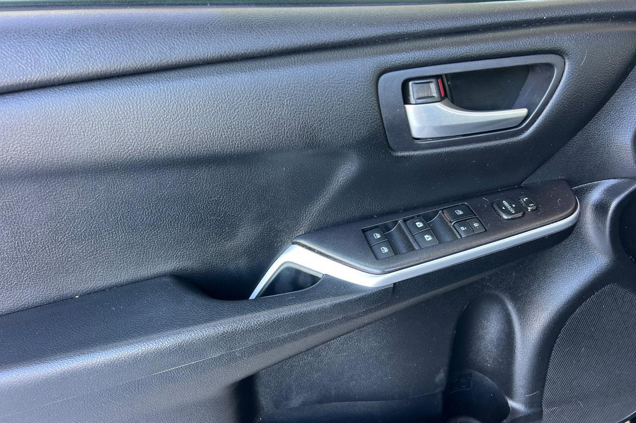 2015 Toyota Camry Hybrid SE Roseville CA