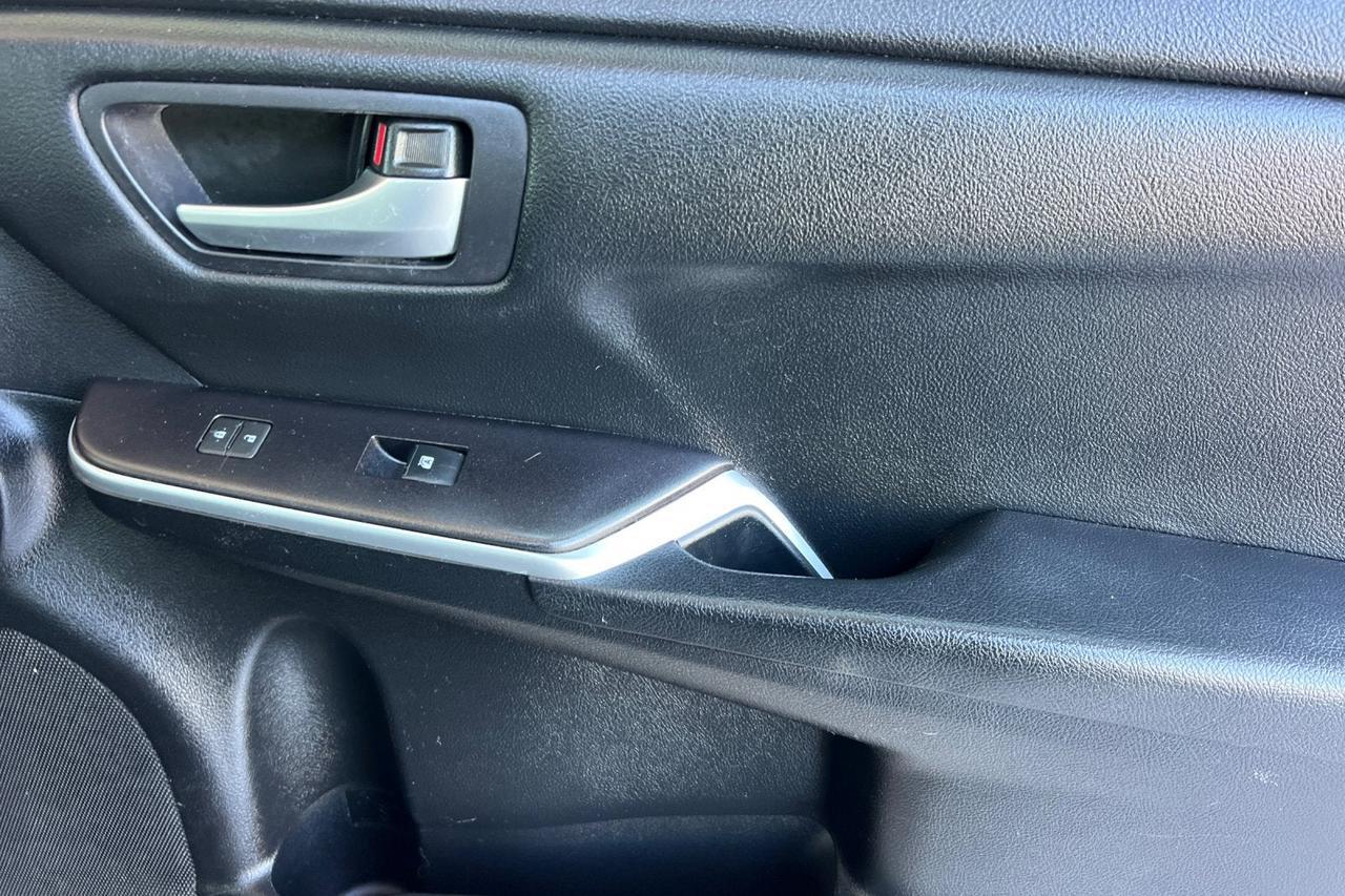 2015 Toyota Camry Hybrid SE Roseville CA