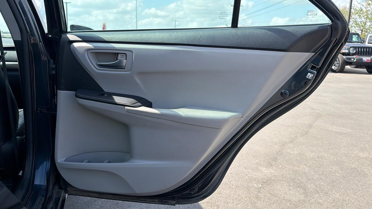2015 Toyota Camry SE New Braunfels TX