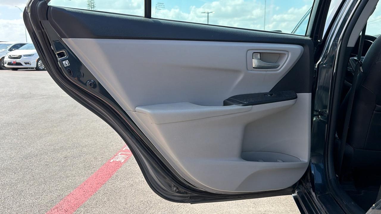 2015 Toyota Camry SE New Braunfels TX